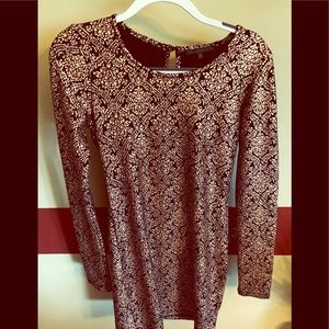 Lucca Contour size medium black and gold long top